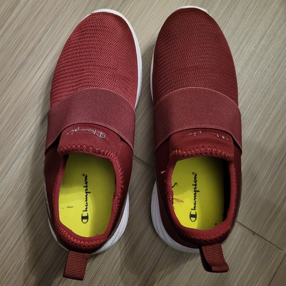 Champion running shoe - Picture 1 of 3